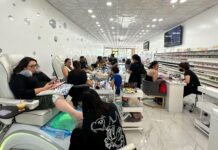 Phụ nữ Việt trong ngành nail ở California và câu chuyện phía sau bàn làm móng