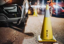 Cảnh sát Westminster chặn đường để kiểm tra lái xe DUI
