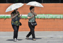 Bắc Hàn khuyên người dân ăn canh thịt chó chống chọi nắng nóng