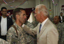 Bà Jill Biden cầu nguyện với con trai Beau về bệnh ung thư của ông Biden