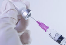 FDA lần đầu tiên chuẩn thuận vaccine cúm mRNA, của Moderna