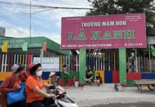 Sài Gòn: Bảo mẫu trường mầm non bắn dây thun vào lòng bàn chân cháu bé