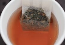 Trà có được tính vào lượng nước uống cần thiết hằng ngày không?