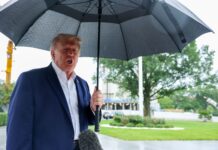 Trump lại dùng tiền chính phủ để chiếu video quảng bá chính trị
