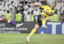 Ronaldo ‘đá thua nên chuyển sang đấu vật’ tại cup Châu Á