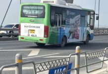 Hà Nội gỡ bảng cảnh báo khoảng cách trên cầu Nhật Tân sau 3 ngày
