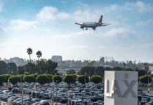 Có thẻ xanh, về Việt Nam bao lâu thì cần Reentry Permit?