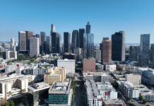 Hàng trăm condo ở Los Angeles bỏ trống giữa tranh chấp $6.8 triệu phí HOA