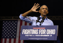 Obama tung đòn, chỉ trích Trump và Ramaswamy khi vận động ở Ohio