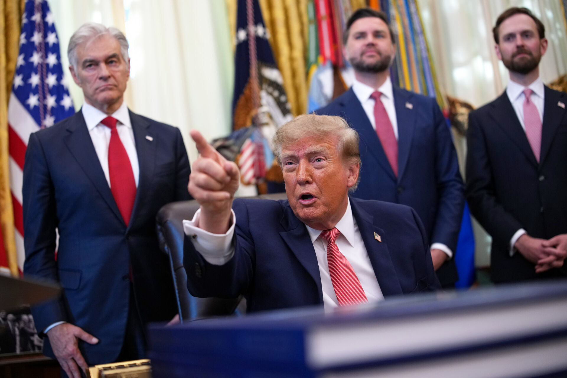 Trump mở chương trình $25 triệu khuyến khích tố cáo dấu hiệu gian lận