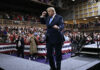 Trump kêu ‘bắt’ tờ NYT vì cách đưa tin cuộc vận động ở Ohio
