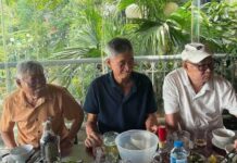 Huy Đức, tác giả ‘Bên Thắng Cuộc,’ trông ‘tiều tụy’ khi ra tù sớm 2 tháng