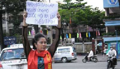 vietnamese blogger protester
