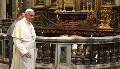 Pope Francis grieving for relatives killed in Argentina crash