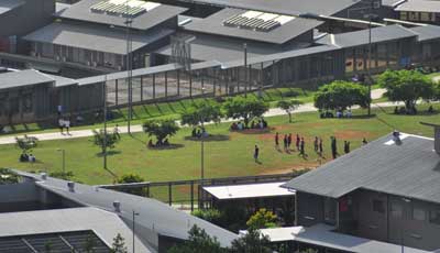 Vietnamese asylum seekers say dozens hurt in targeted attack at Christmas Island centre, Scott Morrison says claims 'grossly inaccurate'